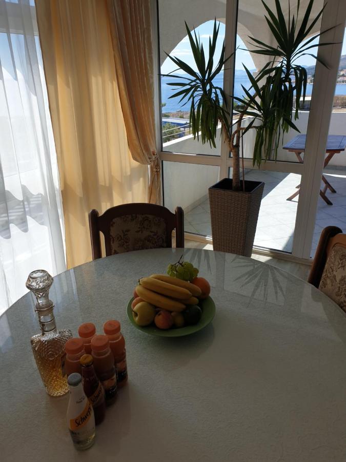 Apartmani Mlikotic Dugi Rat Esterno foto