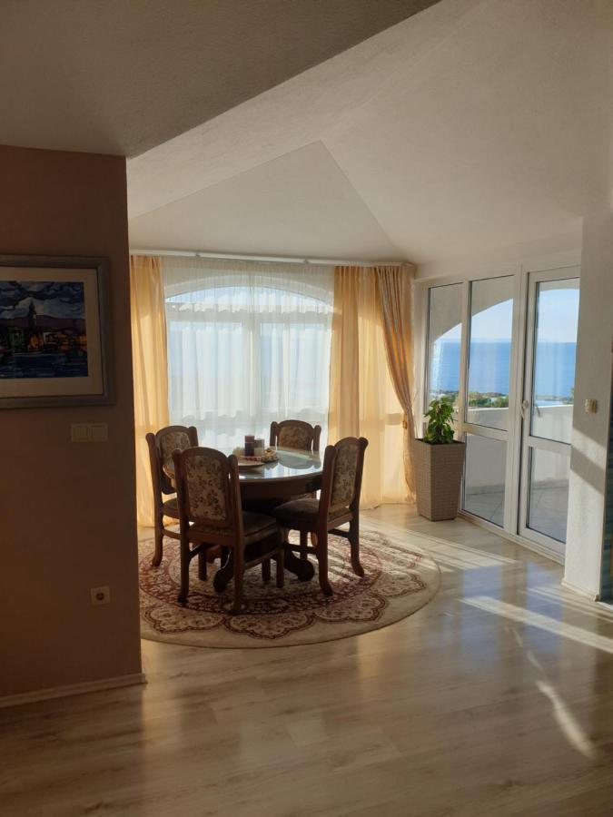Apartmani Mlikotic Dugi Rat Esterno foto