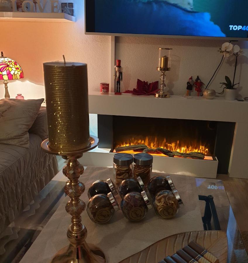Apartmani Mlikotic Dugi Rat Esterno foto