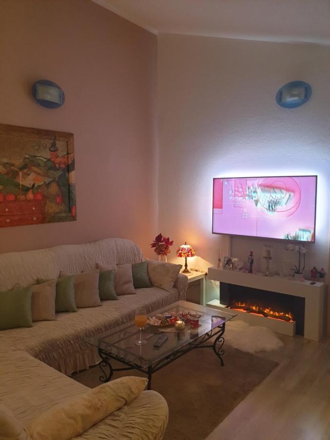 Apartmani Mlikotic Dugi Rat Esterno foto