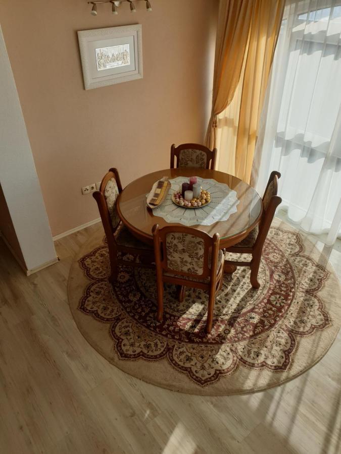 Apartmani Mlikotic Dugi Rat Esterno foto