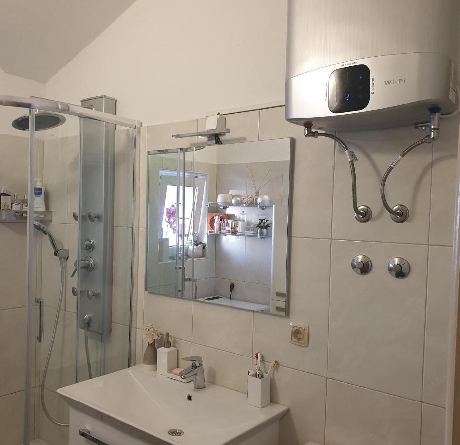 Apartmani Mlikotic Dugi Rat Camera foto