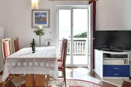 Apartmani Mlikotic Dugi Rat Esterno foto